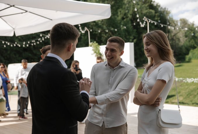 Встреча гостей на свадьбе