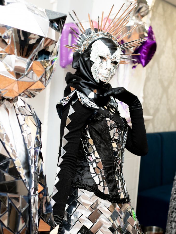 Зеркальные люди / Велком