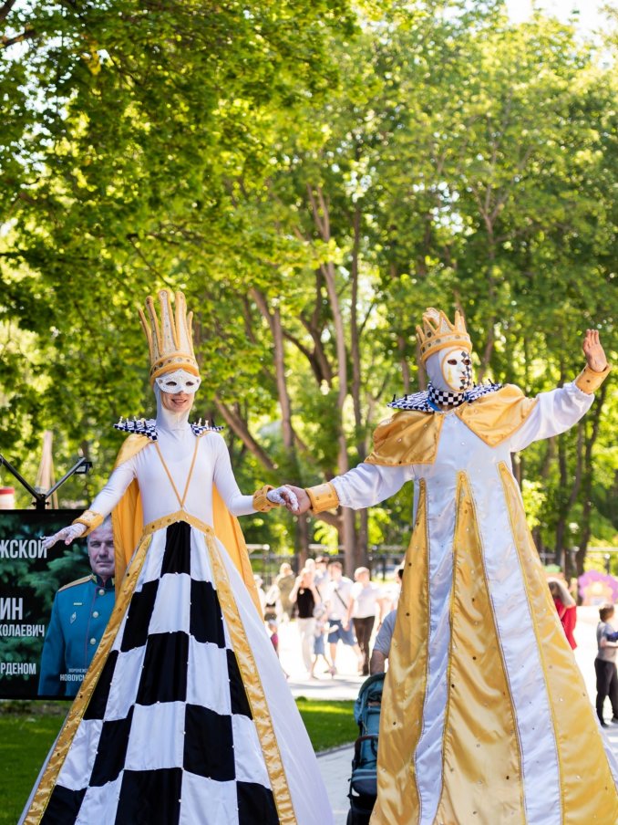 Шахматные король и королева