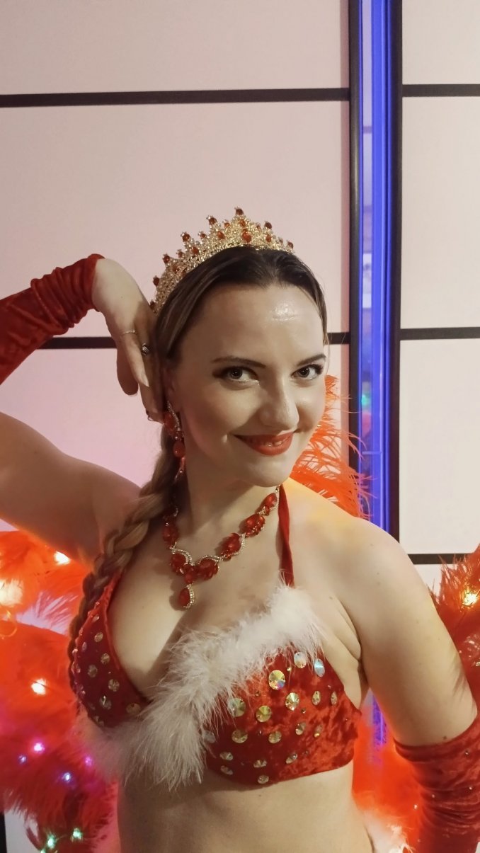 танцевальное шоу, снегурочка