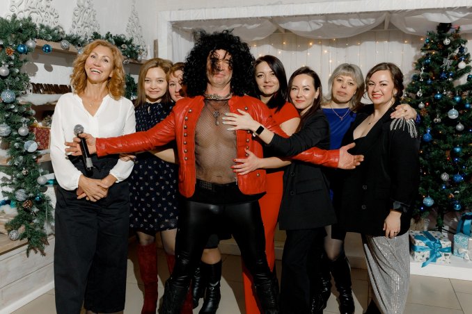 Анатолий Счастьев в образе Валерия Леонтьева