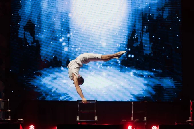 Эквилибр на стульях