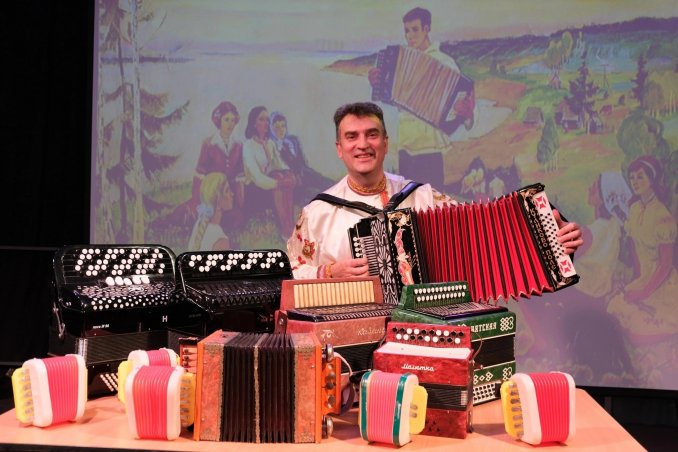 Интерактивный мастер-класс про историю баяна и гармони