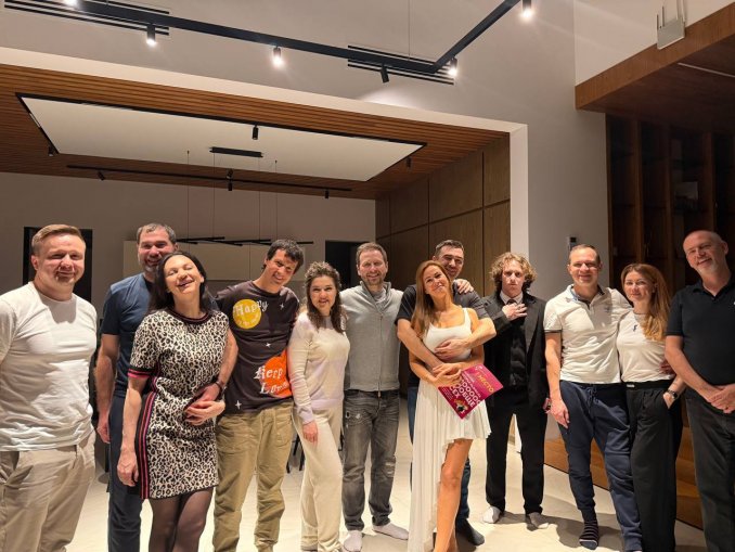 Авторский шоу формат What a Show