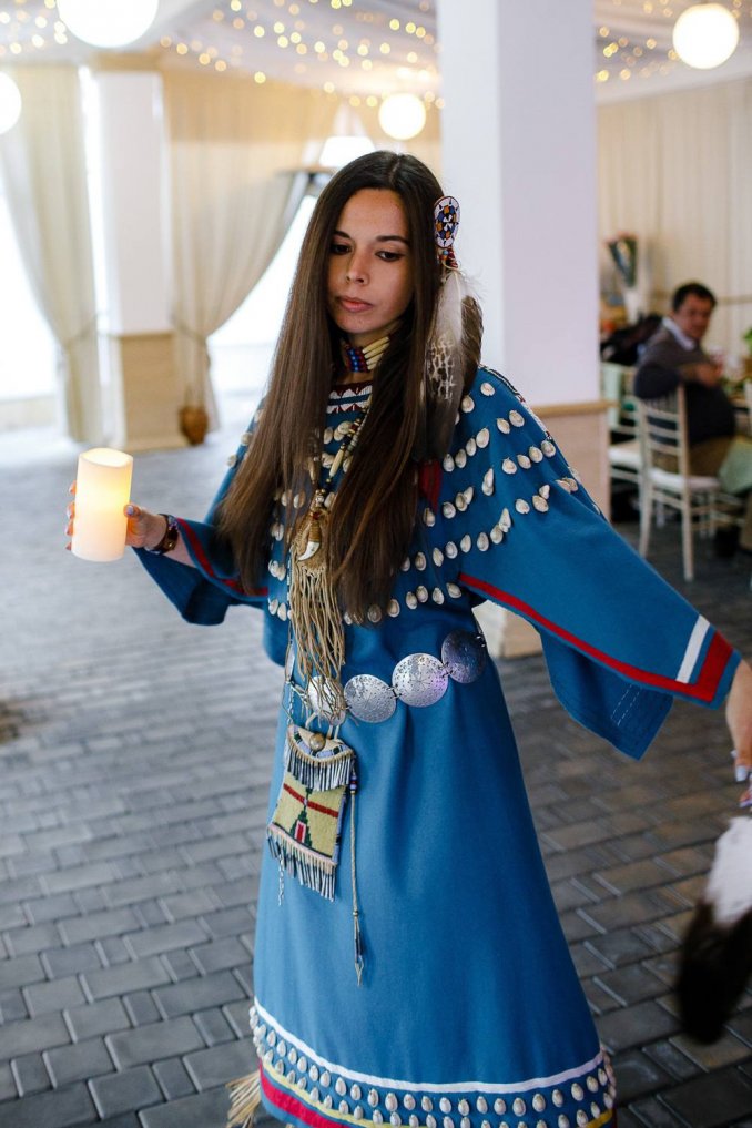 Выступление индейцев  на свадьбе