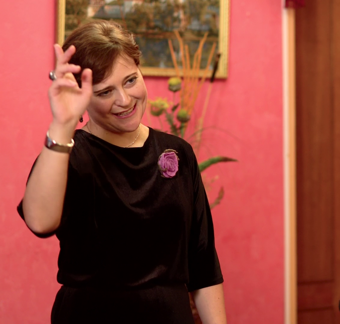 Ирина Архангельская в роли Посланницы