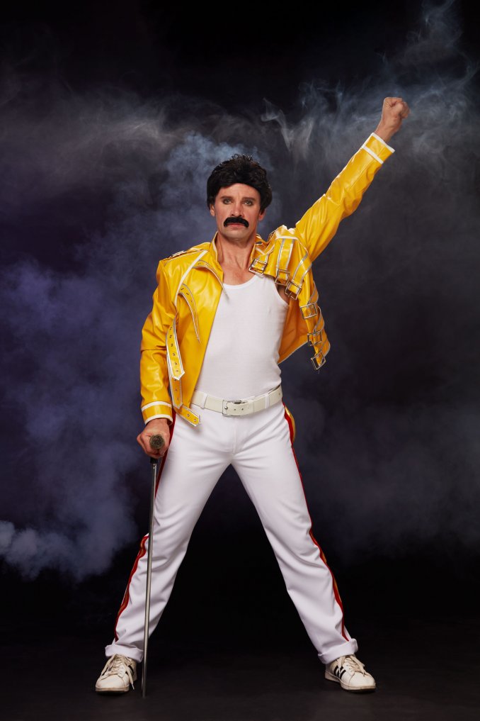 Анатолий Счастьев в образе Freddie Mercury