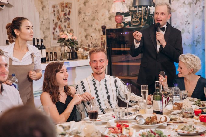 Антон & Анна свадьба в Москве - ведущий вечера АЛЕКСАНДР ДЫМОВ