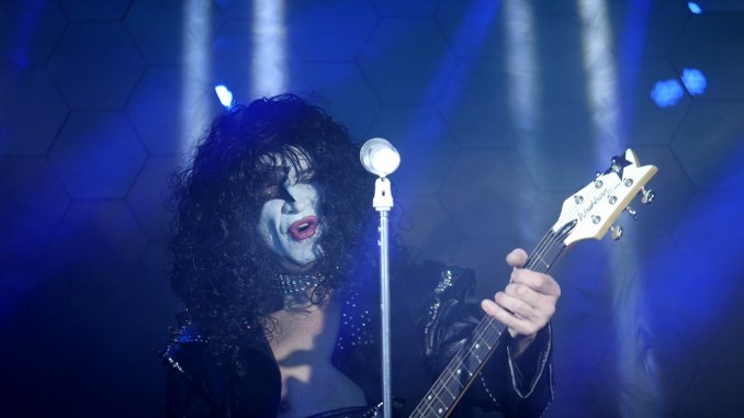 Kiss Live