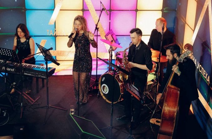 Группа на праздник