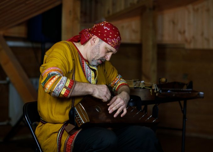 Гусляр Олег Щукин