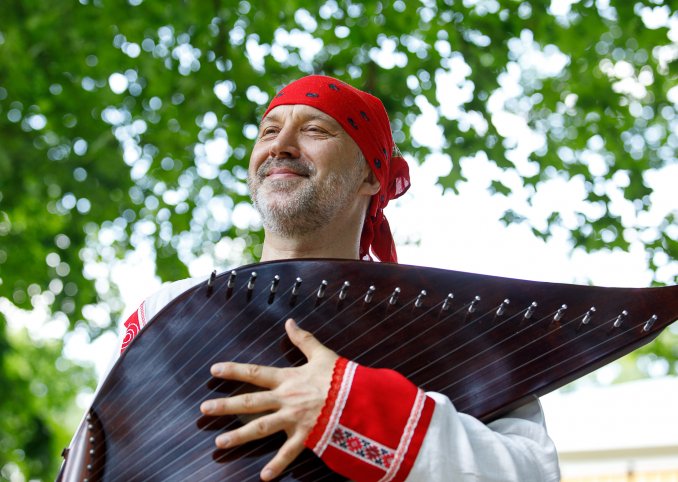 Гусляр Олег Щукин