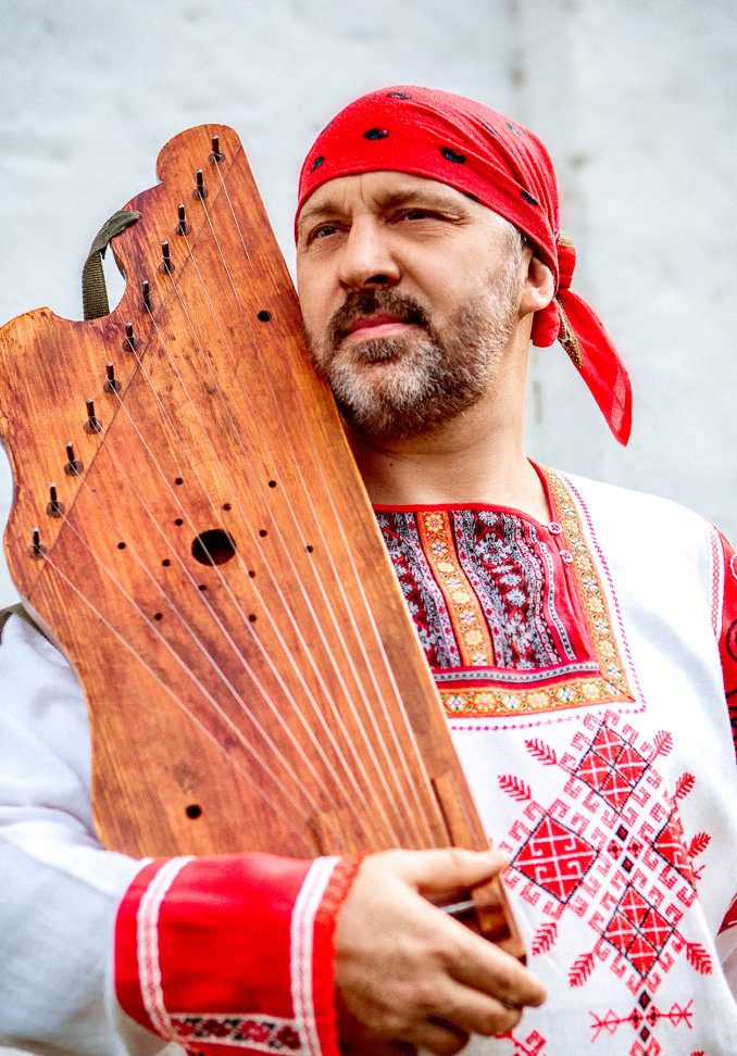 Гусляр Олег Щукин