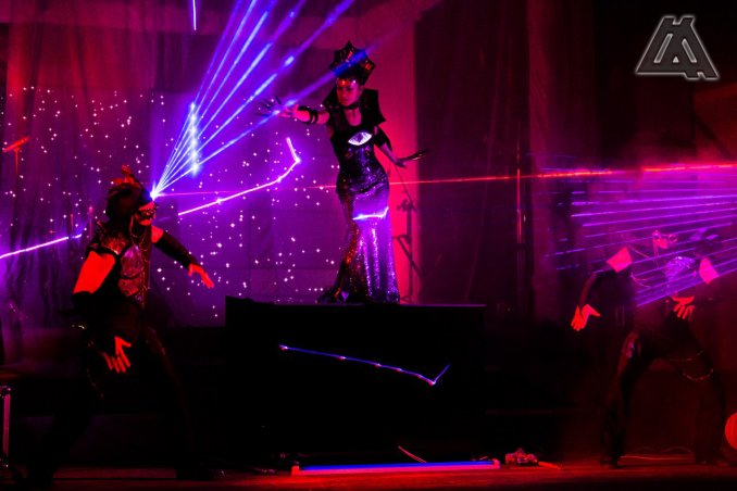 Уникальное сочетание лазерного, танцевального и светового шоу для наших самых искушенных зрителей!