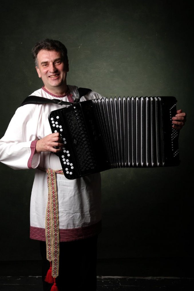 Артист-баянист