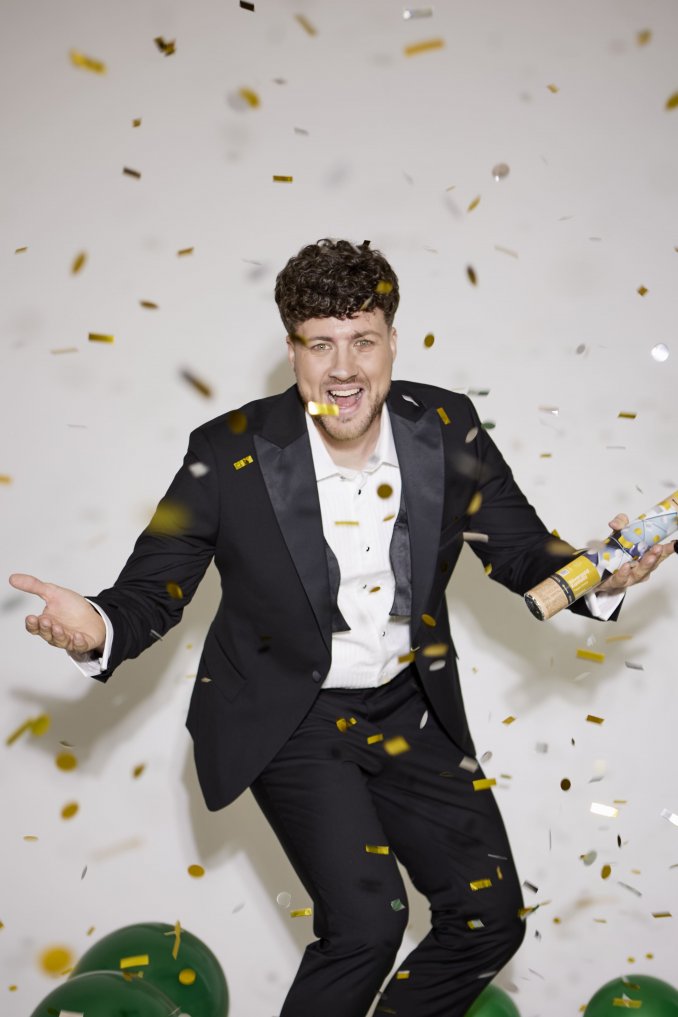 Ведущий Сергей Белан