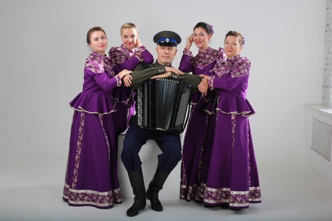 Театр русской песни "Иванчай" - уникальный, самобытный и очень колоритный коллектив.