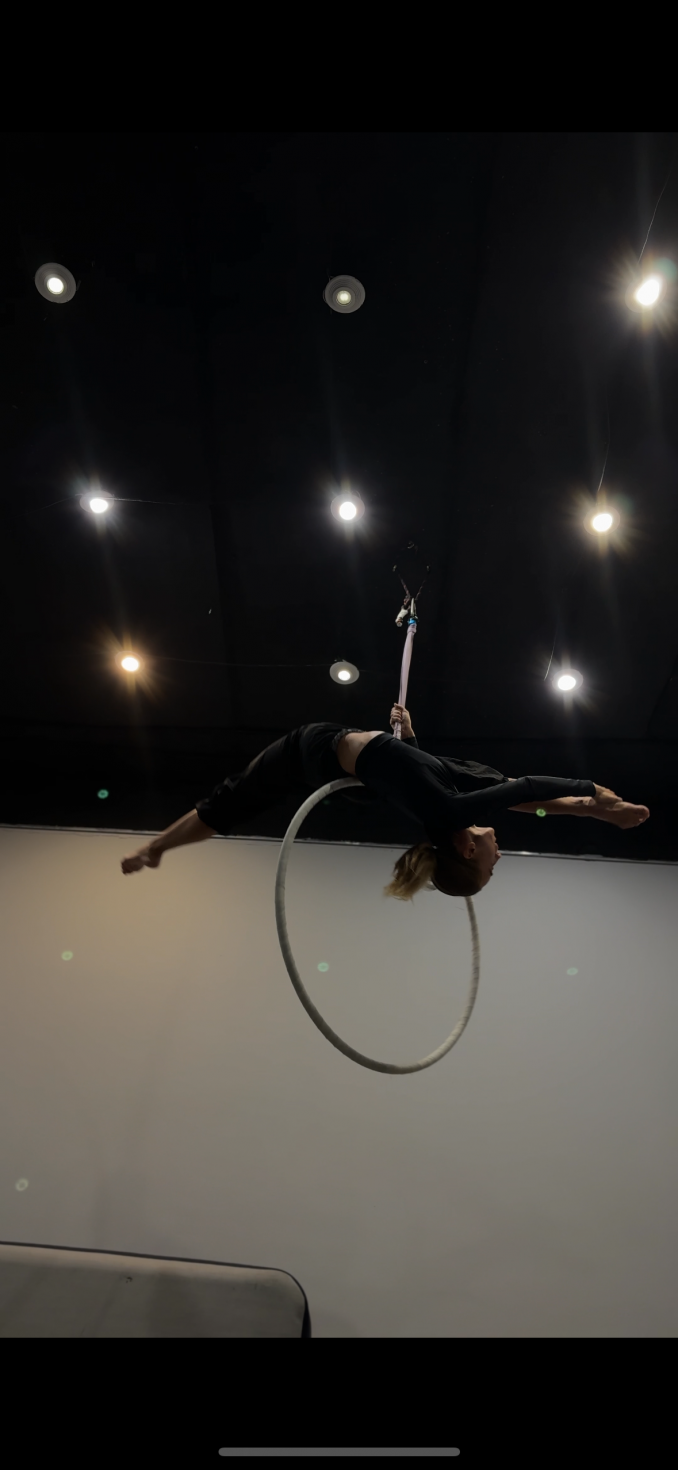 Воздушная гимнастка