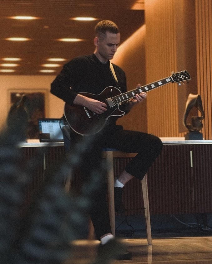 Антон Полубесов (гитарист, вокалист)