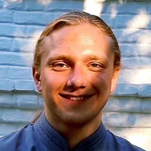 Пианист - Георгиус Музыковед