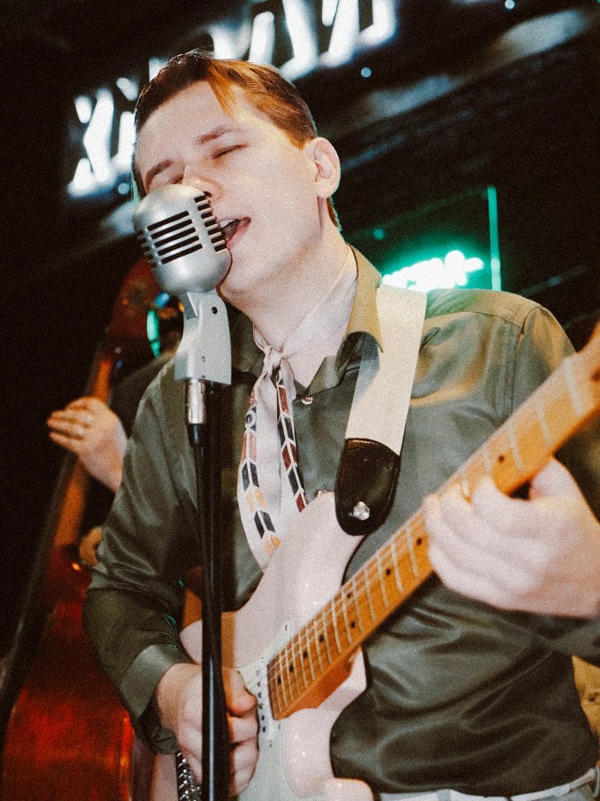 Willie Nash and his Lux Ducks