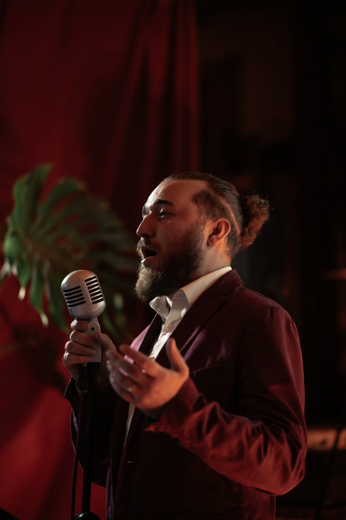 Оперный певец Антон Никитин