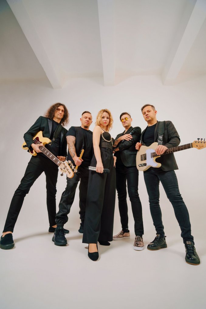 "Sarafan Radio" cover band