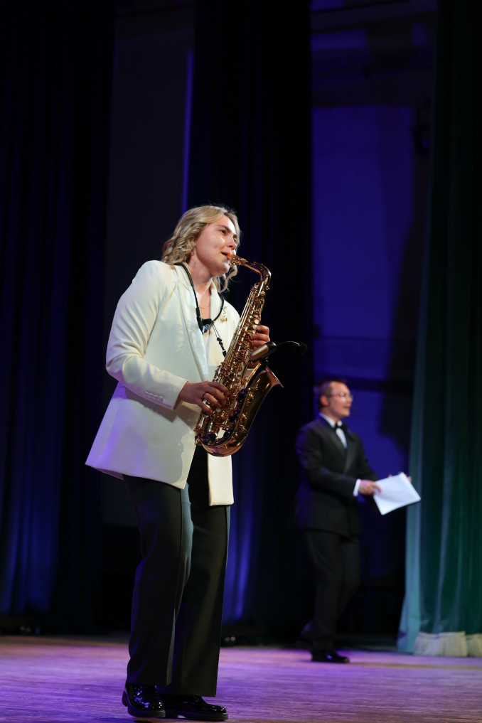 Saxophonist at the event🎷