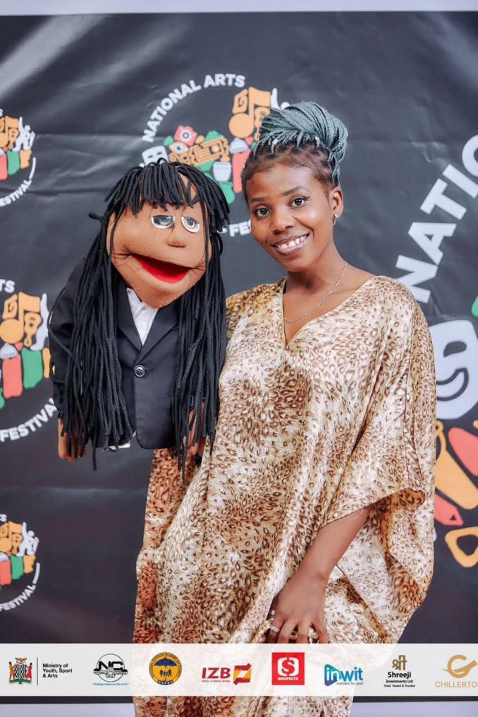 Тамака и куклы (чревовещательница из Африки)