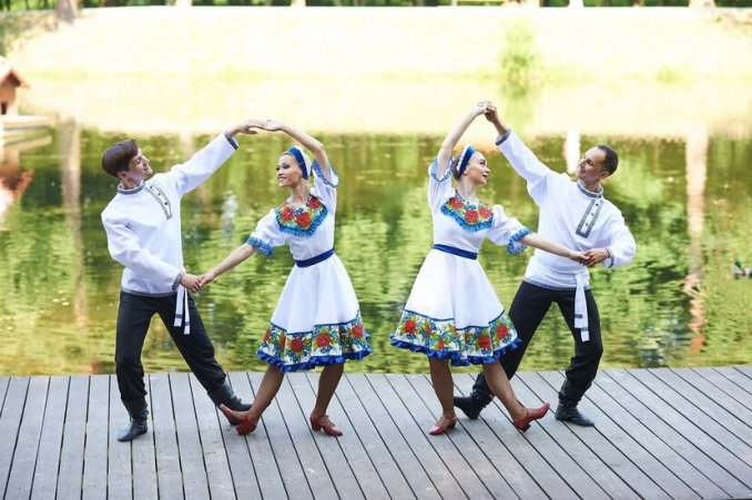 Russian dance show Russkaya Mozaika