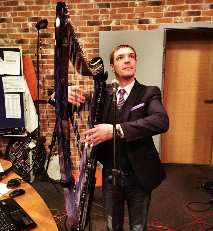 Ведущий Игорь Седов