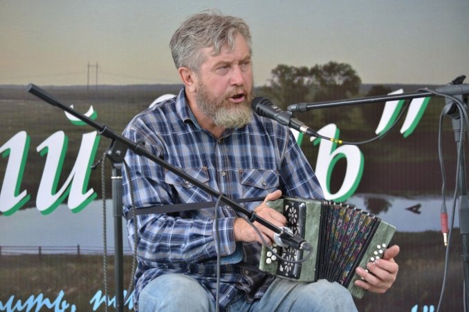 Гармонист Александр Бормотов